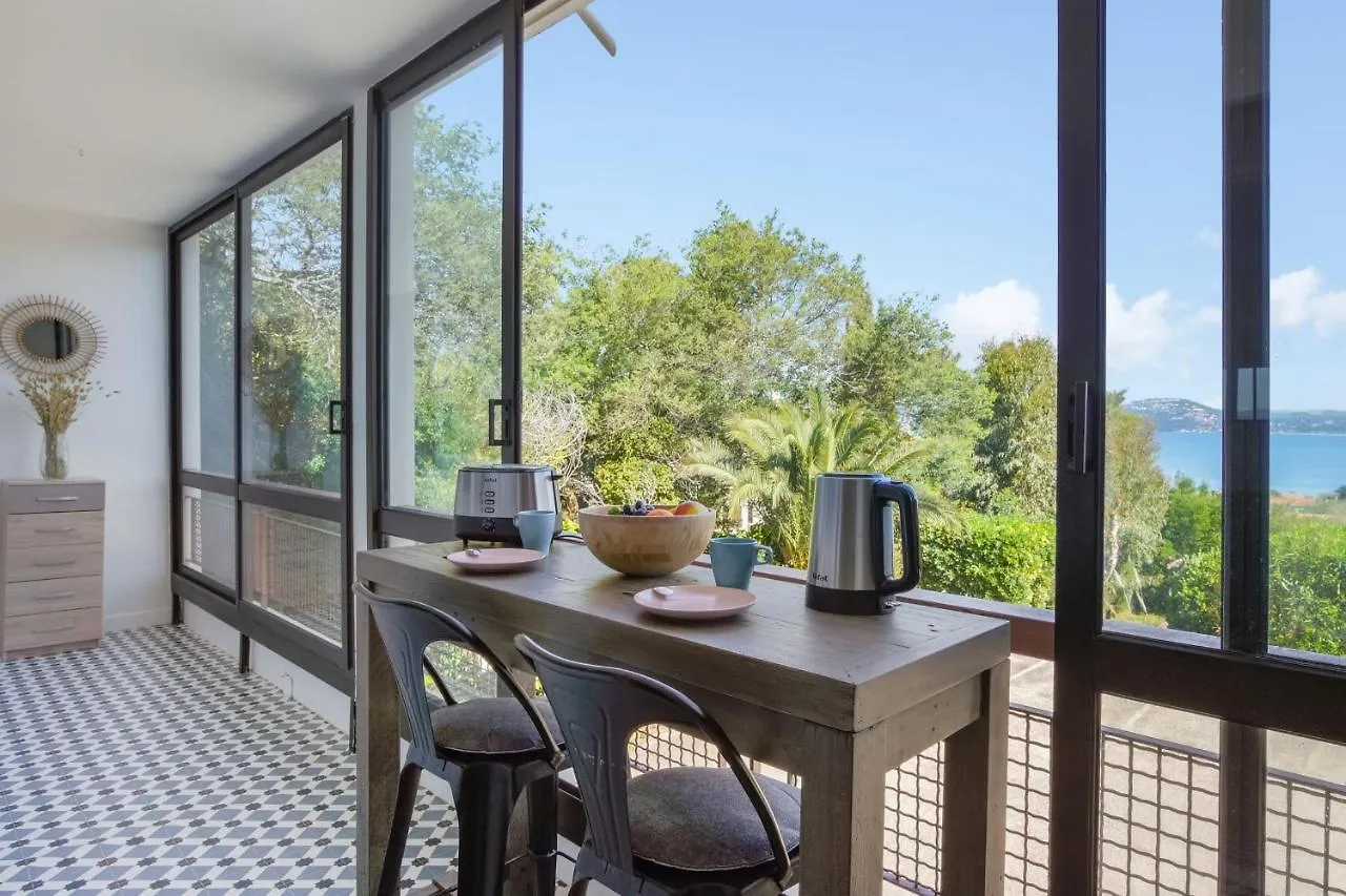 Superb apartment with loggia&view on the sea - Hyères - Welkeys France